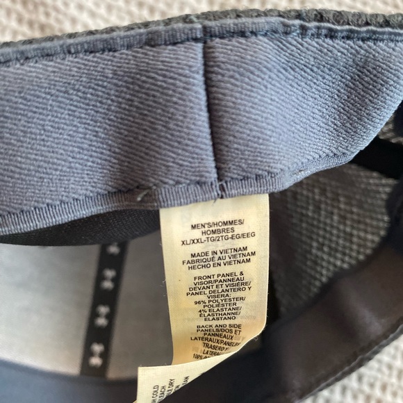 Under Armour hat - Picture 3 of 3